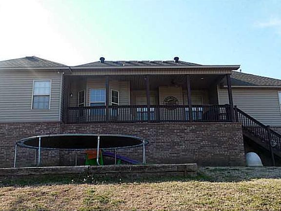 3rd image of 2116 Parkway Cir