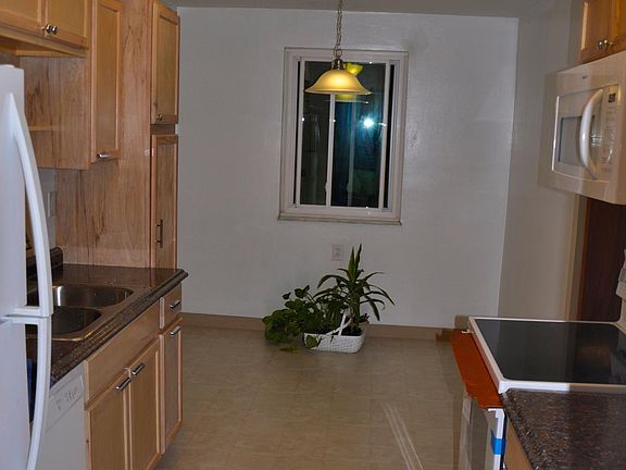 Newly remodeled Eat-in Kitchen
