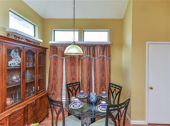 5th image of 803 Wind Brooke Dr