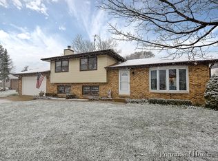 847 Wabash St, Carol Stream, IL 60188