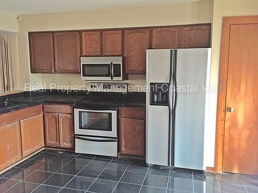 1st image of 224 Misty Pointe Ln