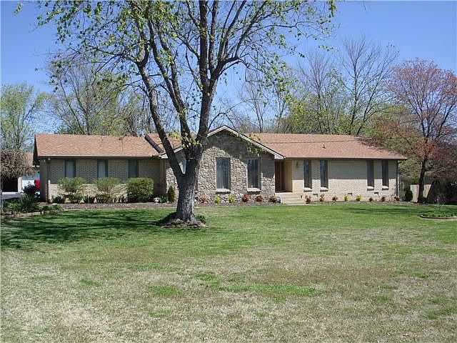 Apr 4 2011