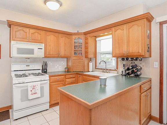 5th image of 820 Cricklewood St SW