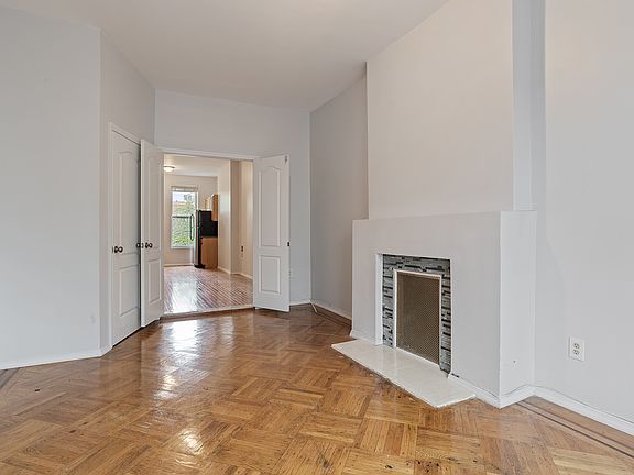 4th image of 484 Macdonough St #2