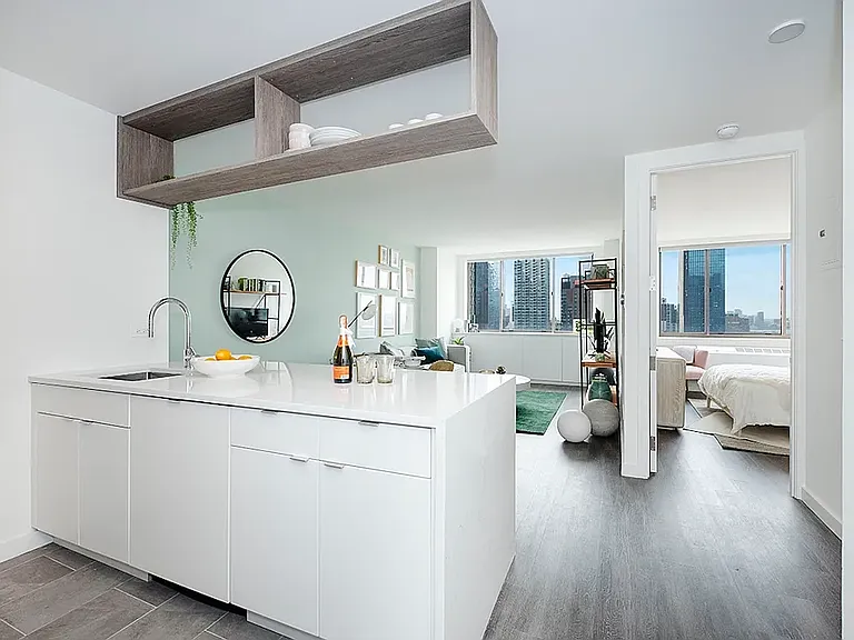 520 W 43rd St #11J — Photo 2
