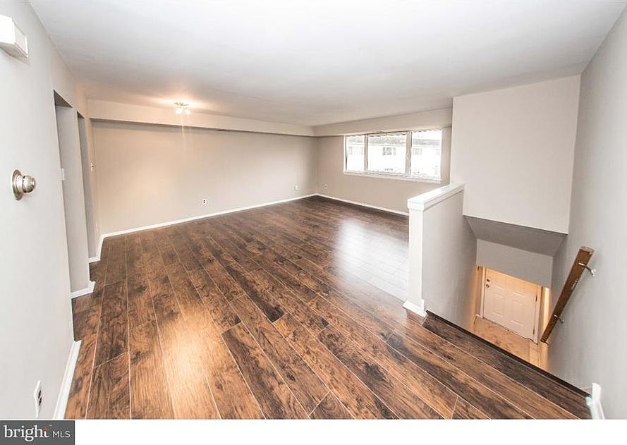 2nd image of 520 Bristol Pike Unit 35