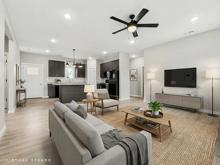 655 E Forest St — Photo 22
