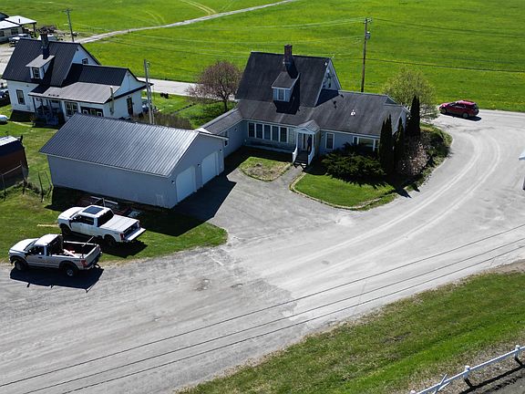 4th image of 268 Roaring Brook Road