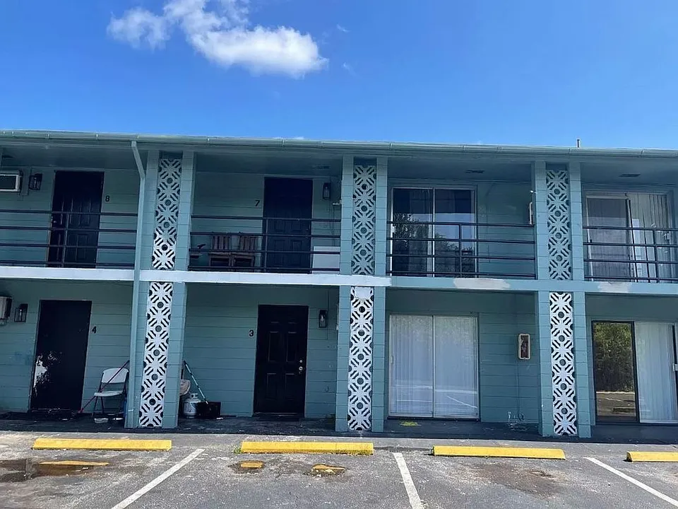 1343 W Point Dr #3