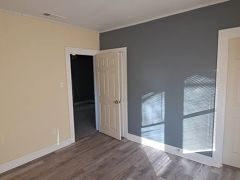 2203 Broad St — Photo 13