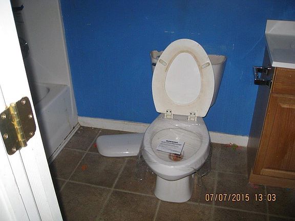 4th image of 2501 NW Keith Ave