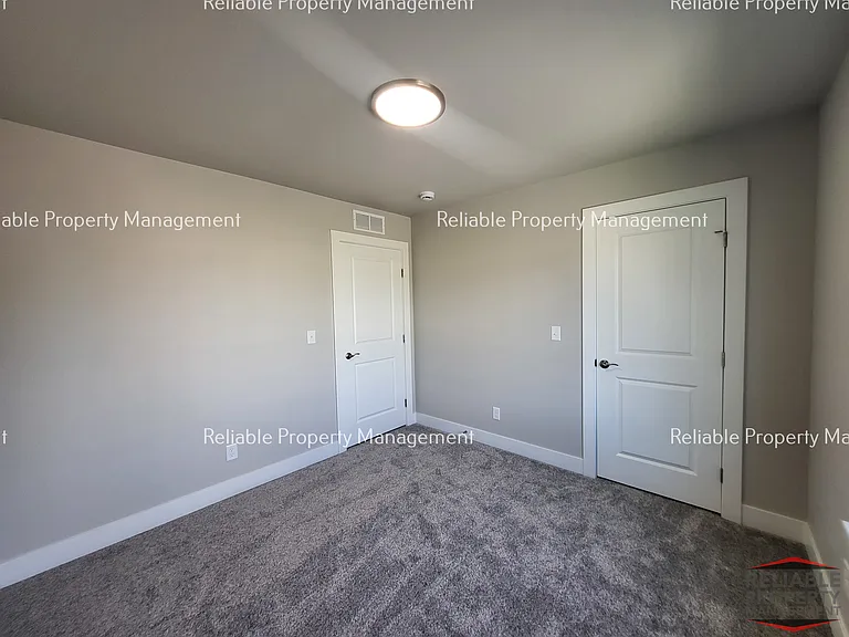1612 Hannah Ln — Photo 6