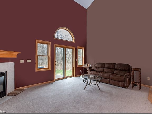 5th image of 22560 Melissa Ln