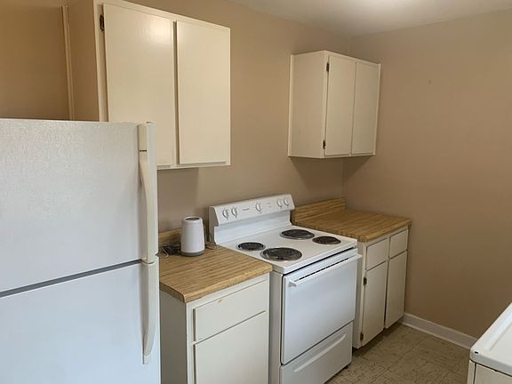 5th image of 827 Olmstead Ave