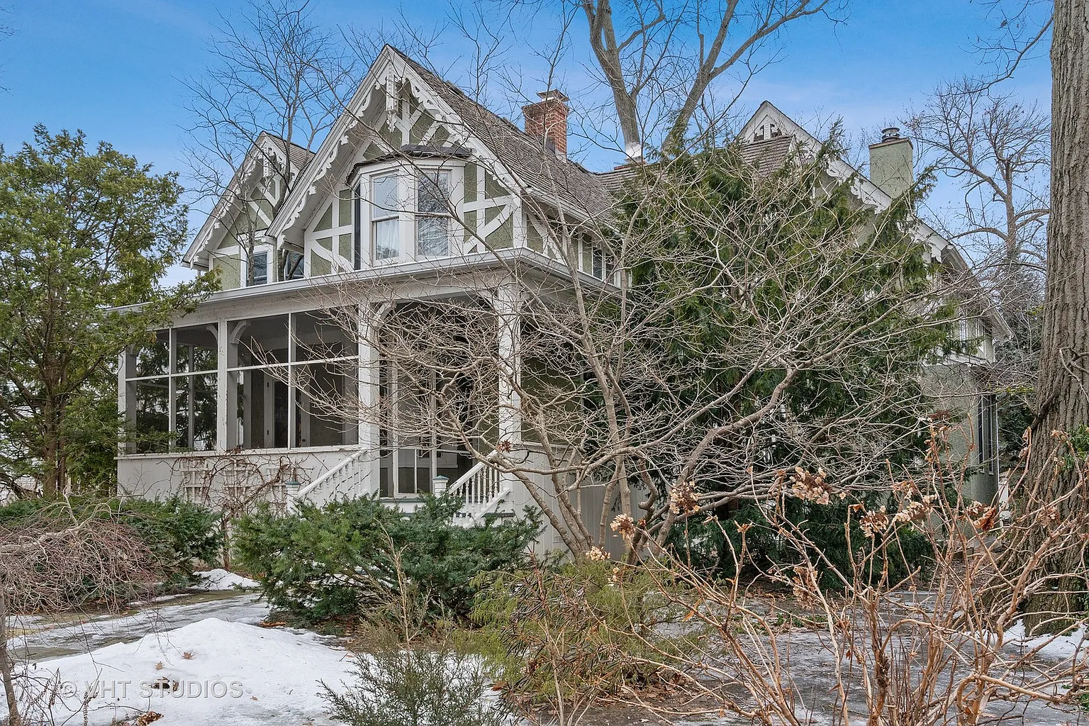 1011 Lake Ave photo 1