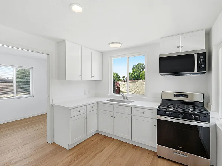 8647 Corbin Ave — Photo 36