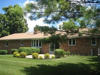 2nd image of 613 Bel Aire Dr