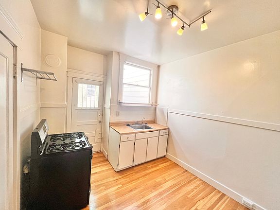 5th image of 547 Dolores St APT 5