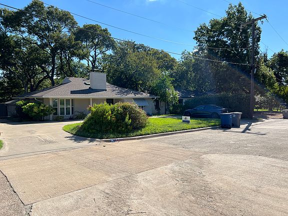 3rd image of 6694 Yosemite Ln