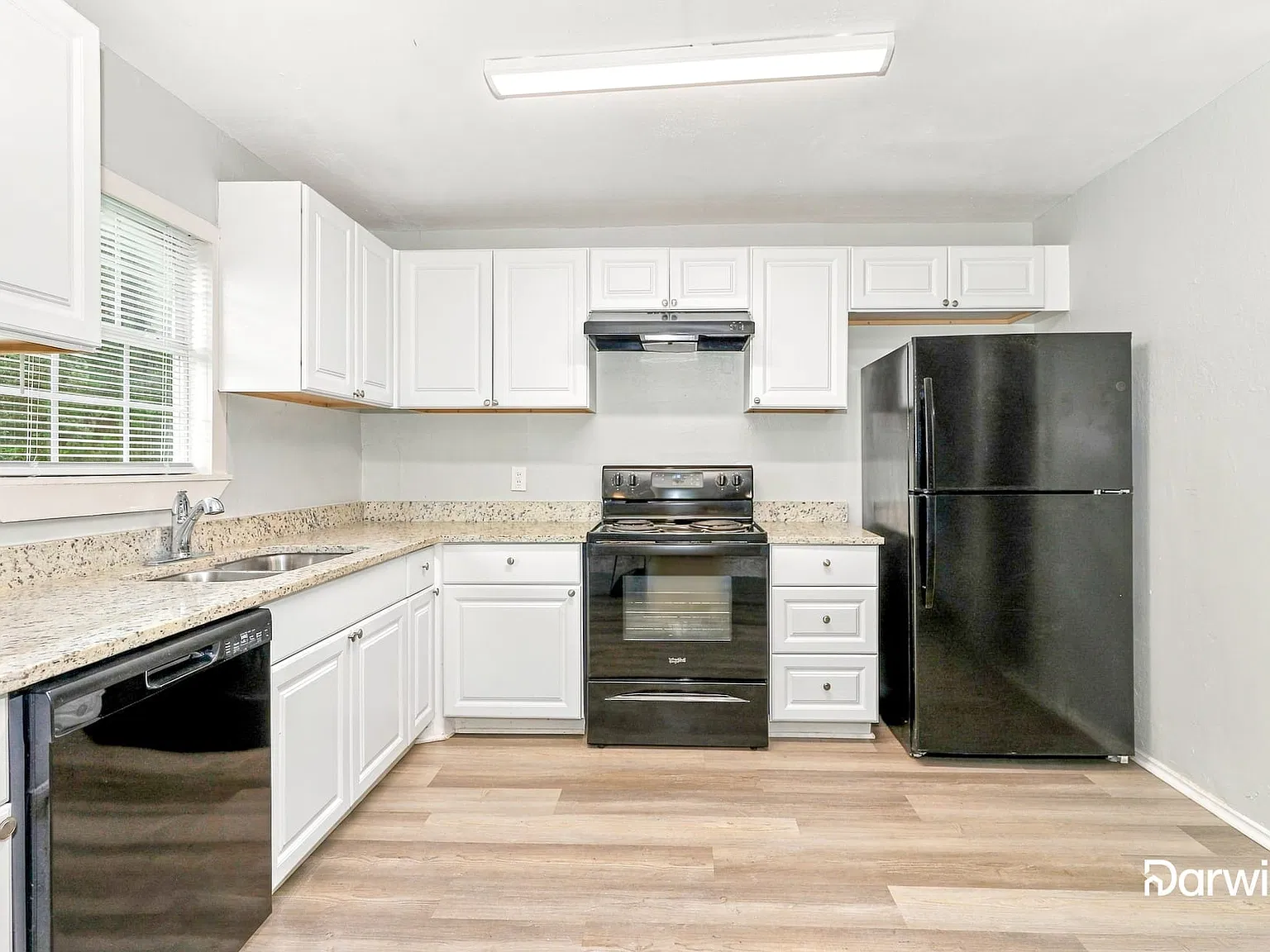 3 bed, 2.0 bath, 1128 sqft, $1,650 — Photo 3