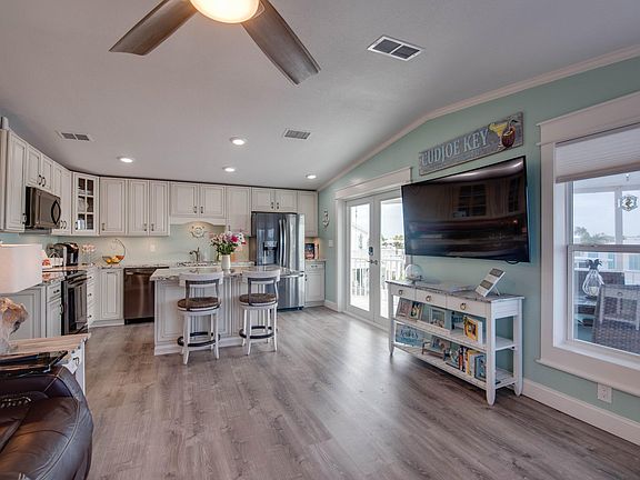 5th image of 701 Spanish Main Dr #354