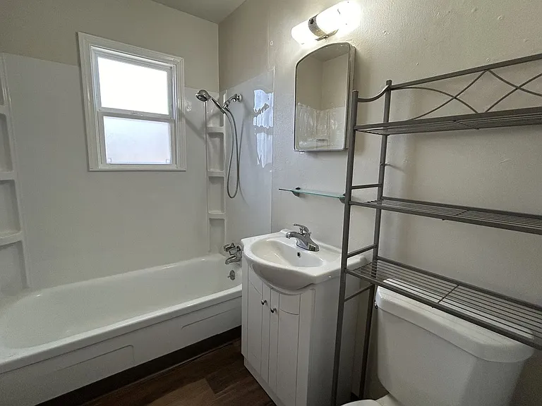 821 Skyline Dr — Photo 11
