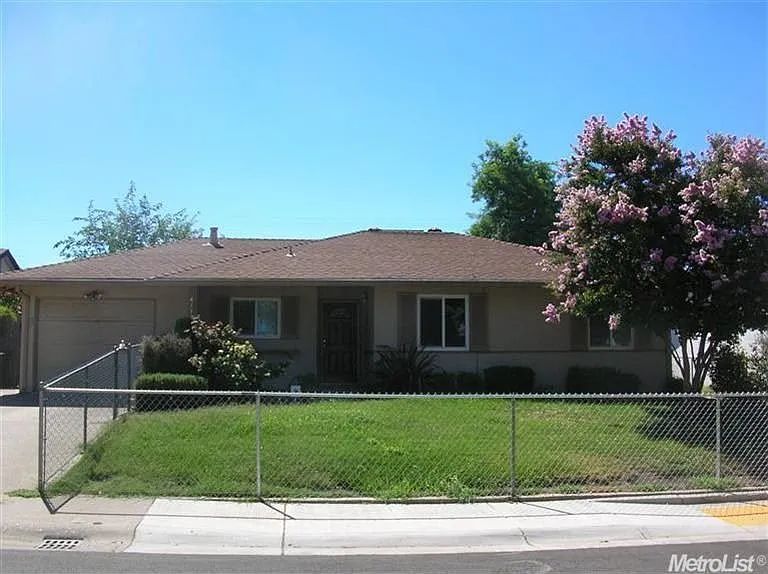 4112 Alan Dr photo 1