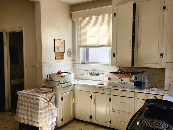 2nd image of 400 Yeardley Ave