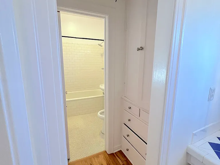 2028 N Beachwood Dr #103 — Photo 5