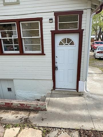 1st image of 230 Walnut Ave #B