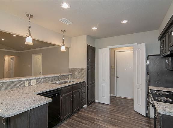 5th image of 6817 Shadydale Dr