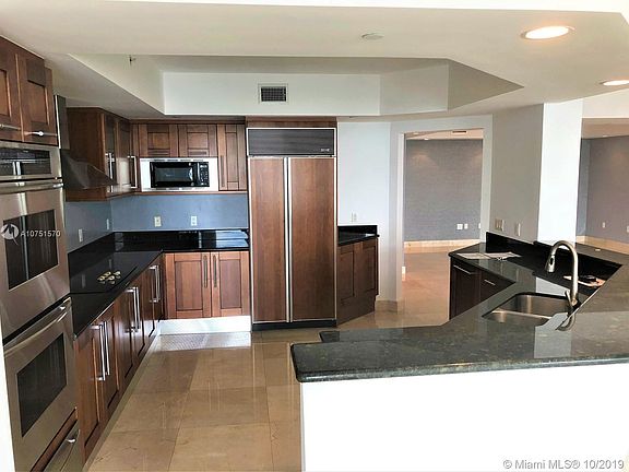 5th image of 3301 NE 183rd St #Penthouse 2904-04