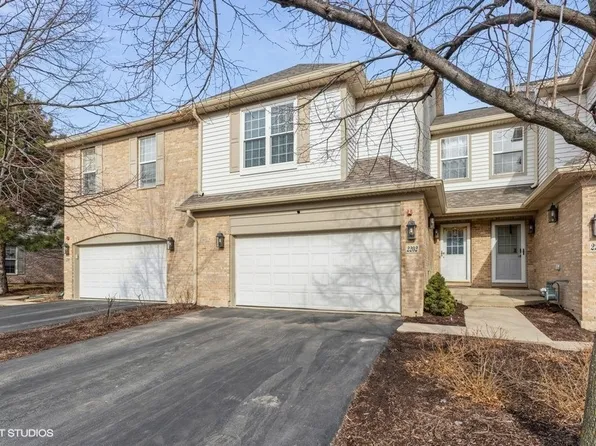 2202 Yale Cir, Hoffman Estates, IL 60192