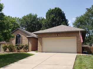 2283 W Cantebury St, Springfield, MO 65810