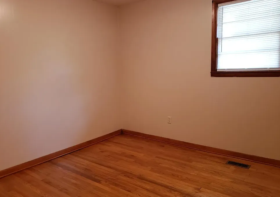 3 bed, 1329 sqft, $1,050 — Photo 4