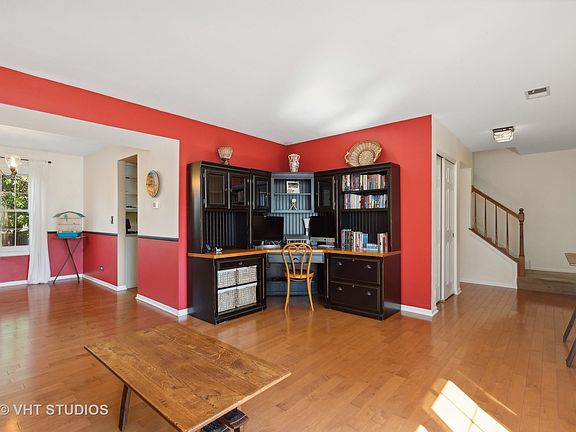 5th image of 595 Waterford Dr