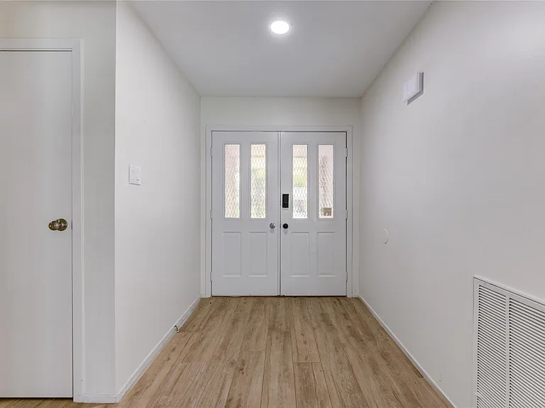 2114 River Village Dr — Photo 9