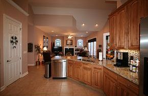 5th image of 409 Scenic Oak Dr
