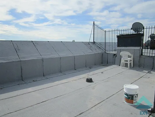 Rented by EXR | media 64