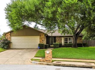 2664 Castanada Cir, Fort Worth, TX 76112