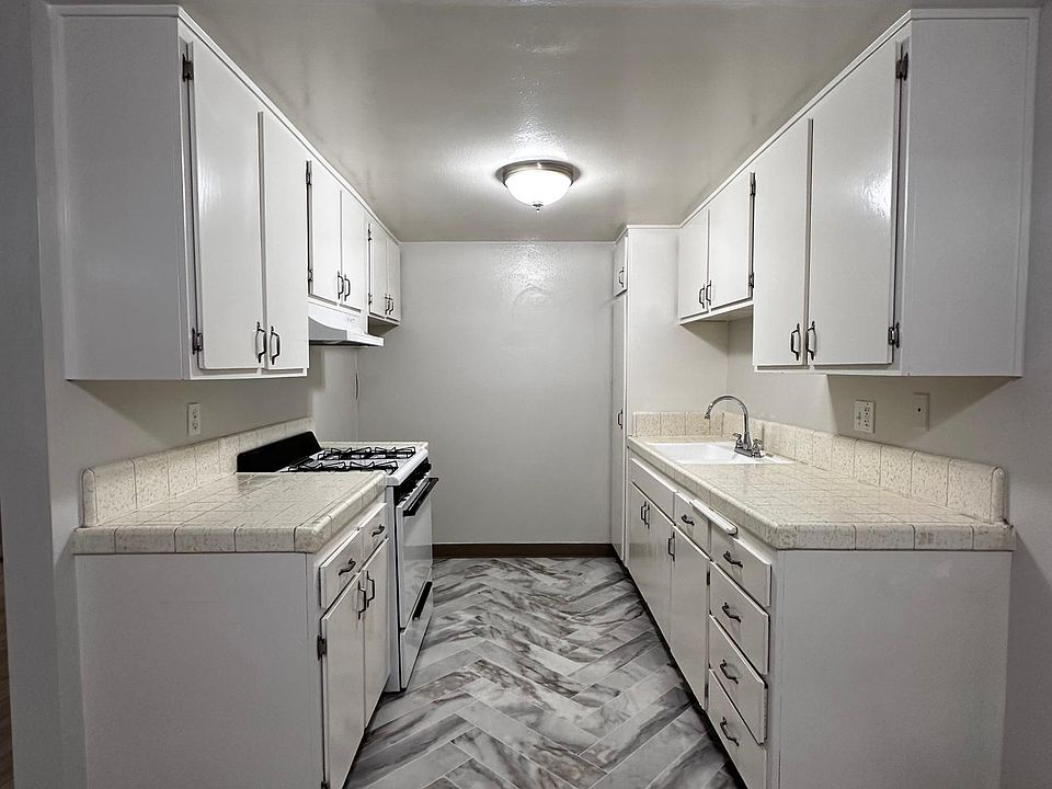 1st image of 1135 W I St APT 28