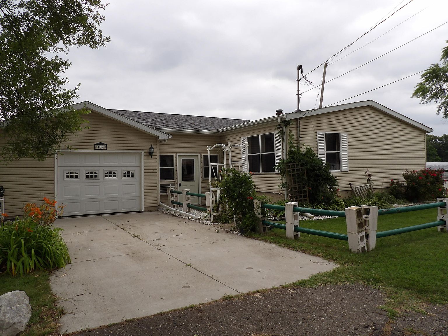 134 Lucky Dr, Coldwater, MI 49036 Zillow