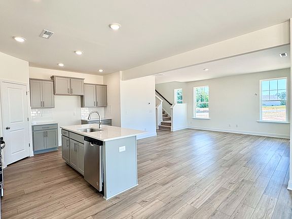 3rd image of 356 Winding Creek Dr