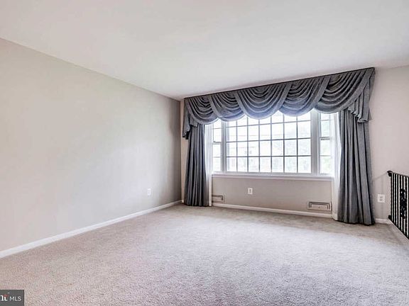 5th image of 8423 Queen Elizabeth Blvd