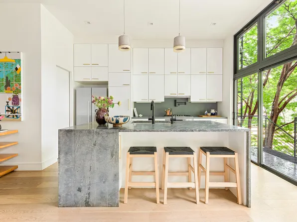 230 Bergen Street image 3 of 20