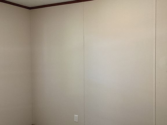 3rd image of 9910 Geraldine St #91