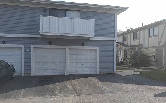 2nd image of 29W520 Winchester Cir S Unit 2