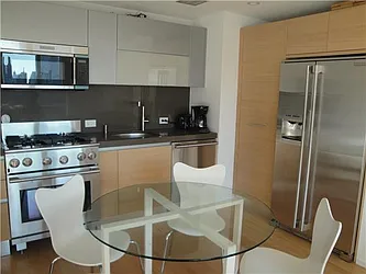 Rented by R New York