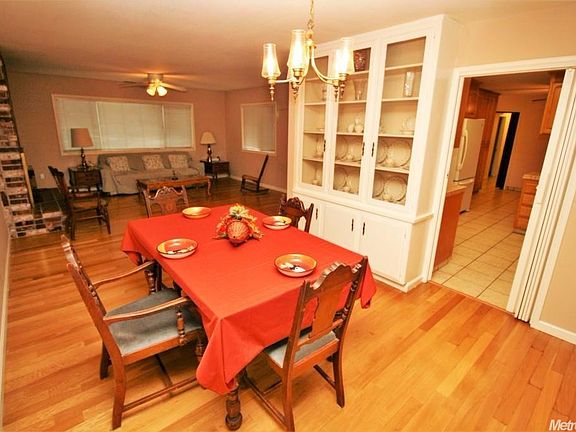 4th image of 2777 Del Amo Dr