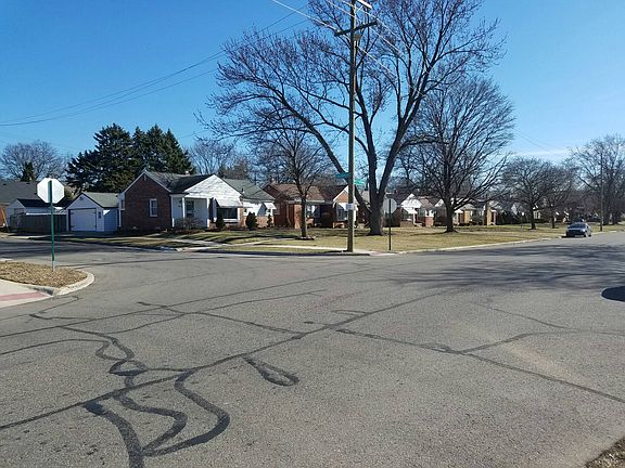 3rd image of 8401 W Parkway St